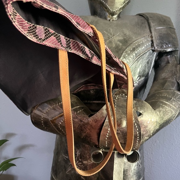 Consuela - Picture 10 of 11